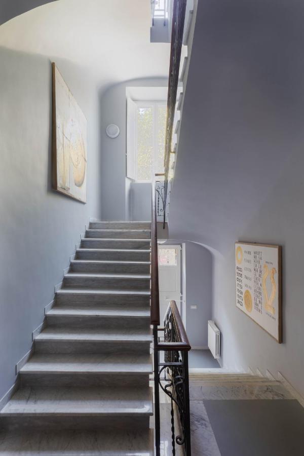 Pensión Tarshito Gallery House